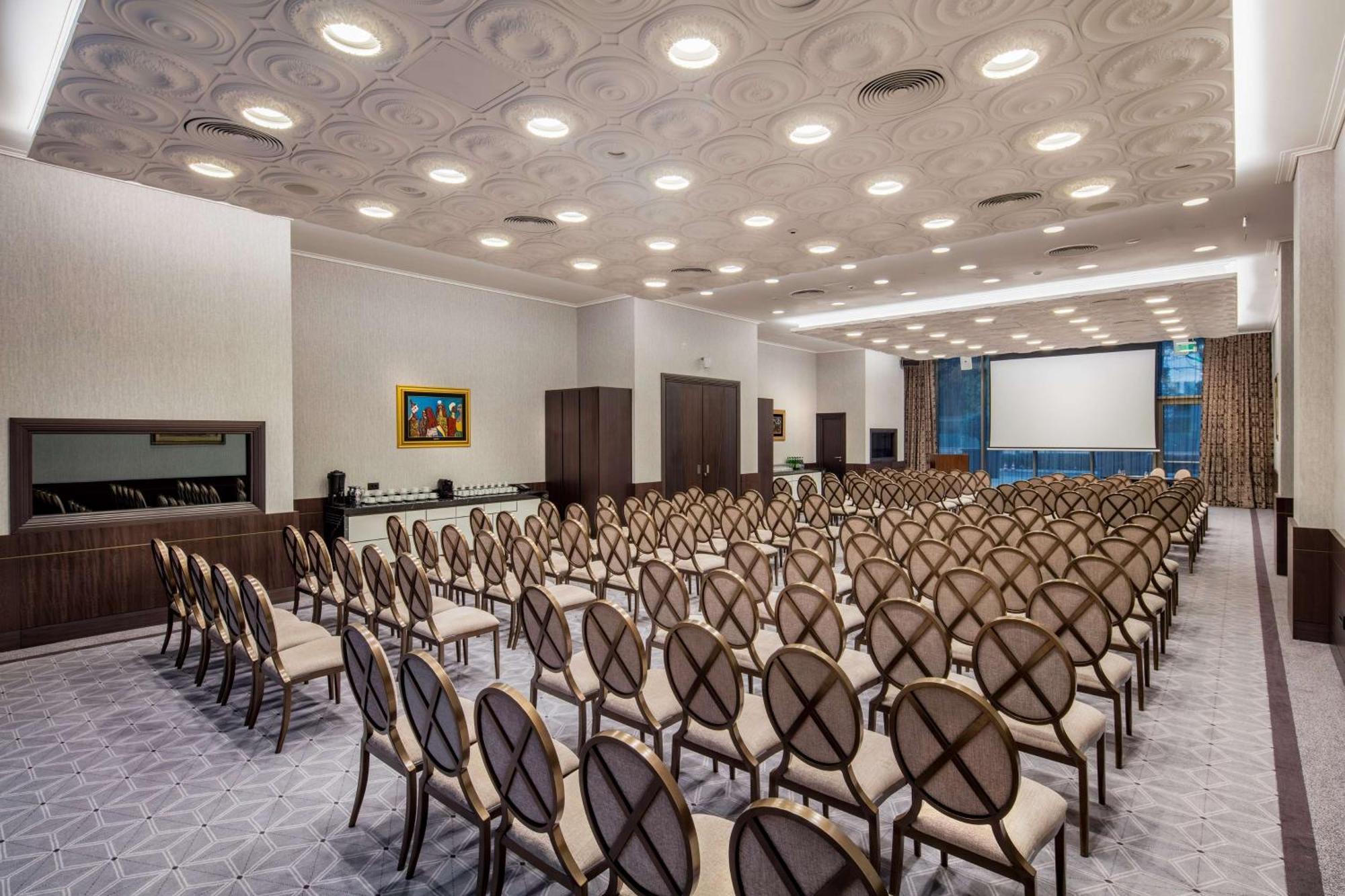 Hilton Podgorica Crna Gora Hotell Eksteriør bilde